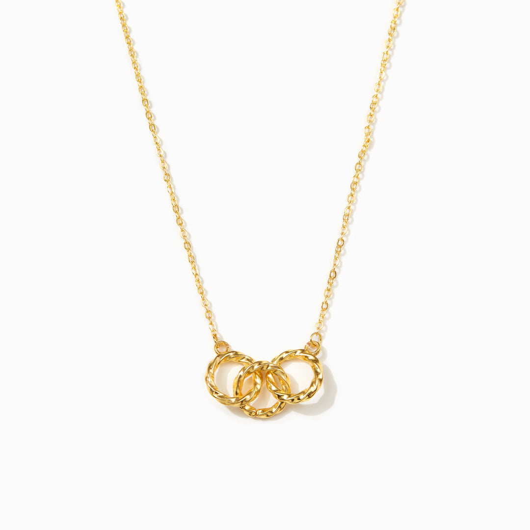 Three Generations Interlocking Triple Circle Necklace