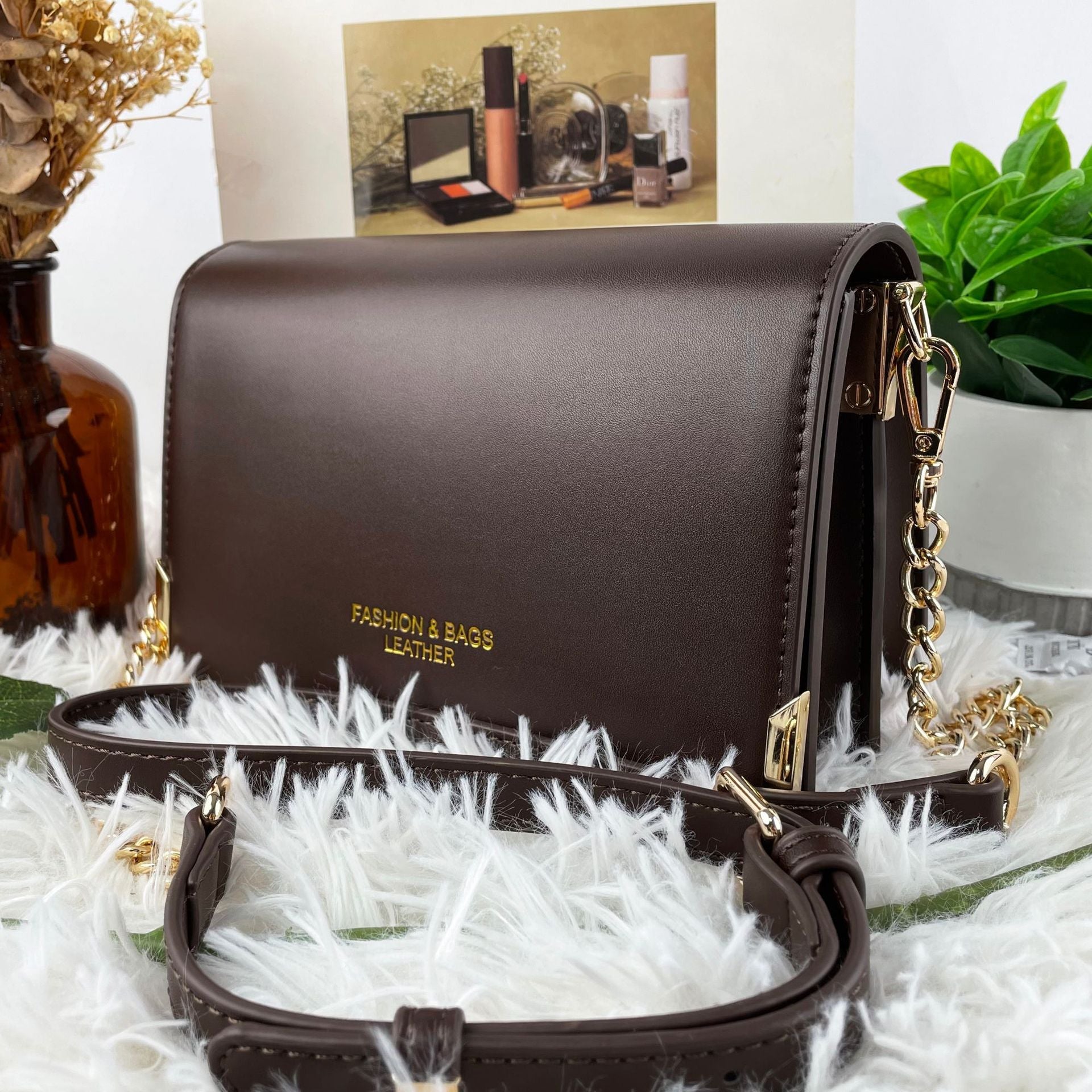 Light luxury and versatile MK shoulder messenger bag